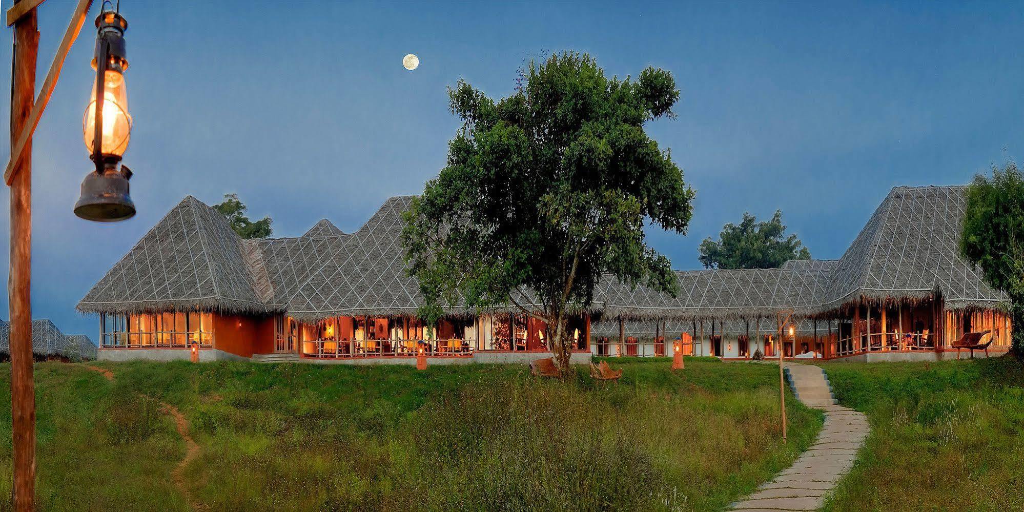 Evolve Back Kabini Hotel Begur Exterior photo