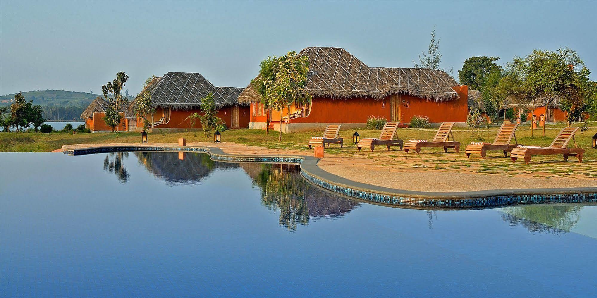 Evolve Back Kabini Hotel Begur Exterior photo